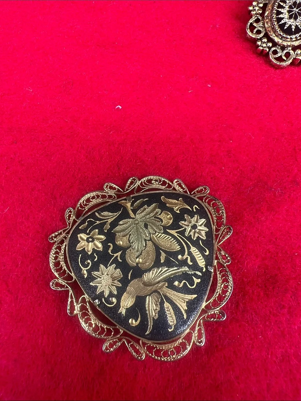 Vintage-Inspired Gold and Black Floral Brooch Set - Women Jewelry